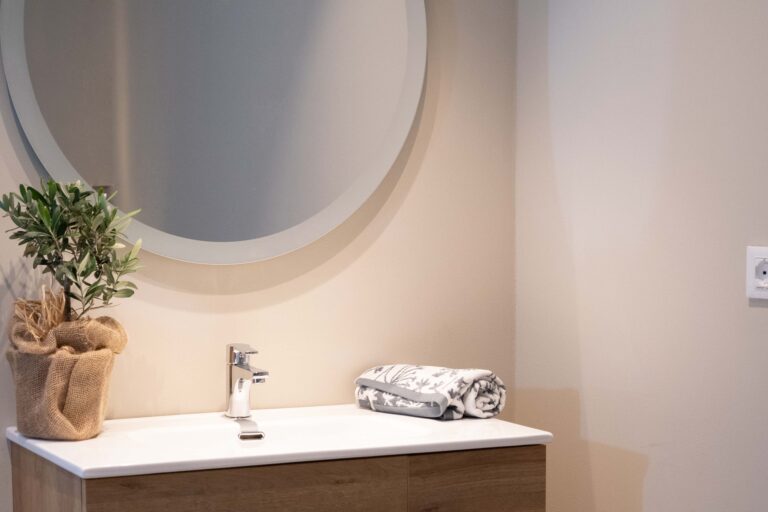 Camera cecco lavabo